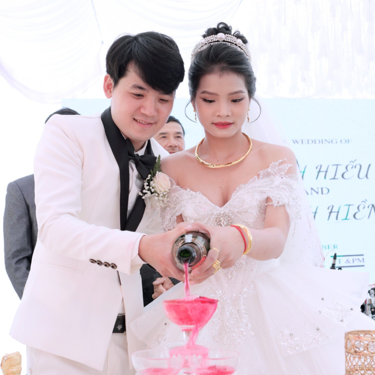 Gordon's Wedding: The New Couple Of The AXA Engineers Family 22 analytics_default